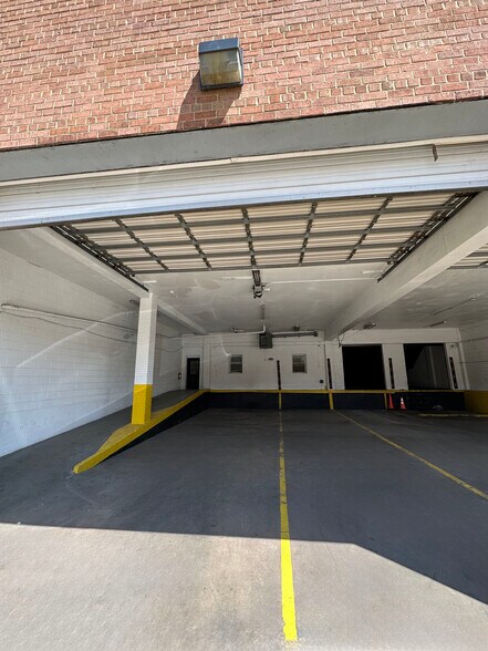 More Photos Of 3000 V St NE, Washington Warehouse For Lease