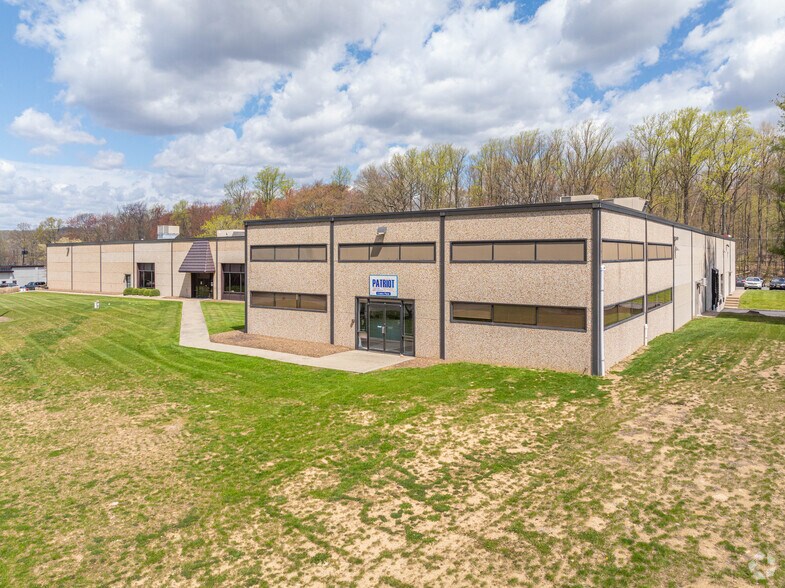 Primary Photo Of 5 Astro Pl, Denville Warehouse For Lease