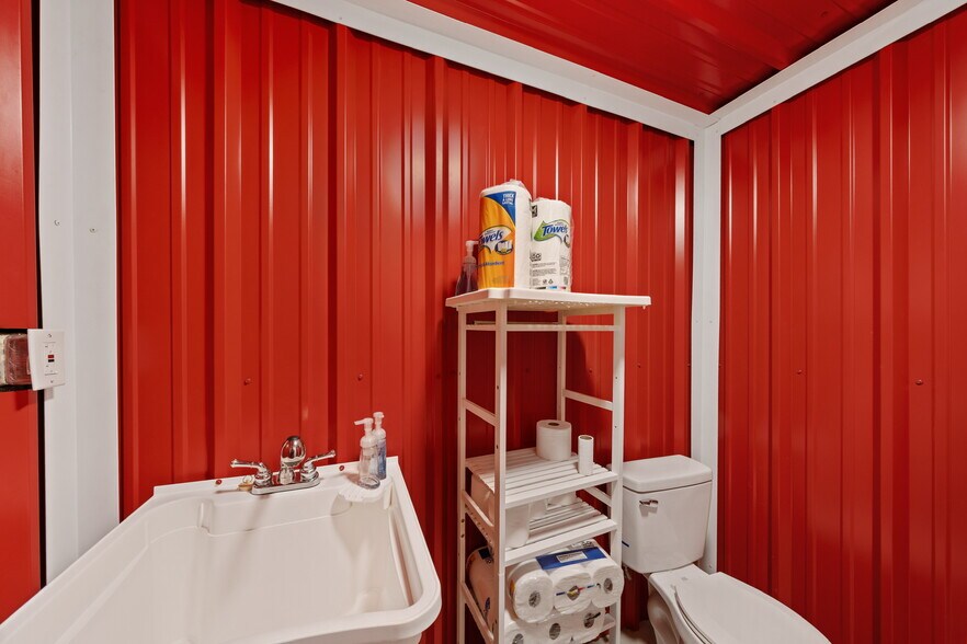 More Photos Of 4159 Highway 6, Clifton Showroom For Sale