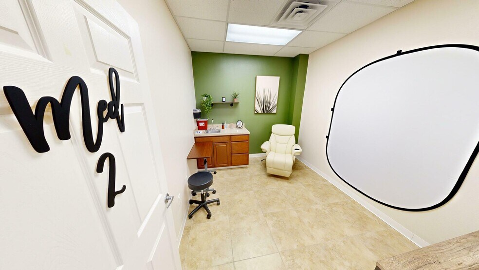 More Photos Of 1046 S Florida Ave, Lakeland Medical For Lease