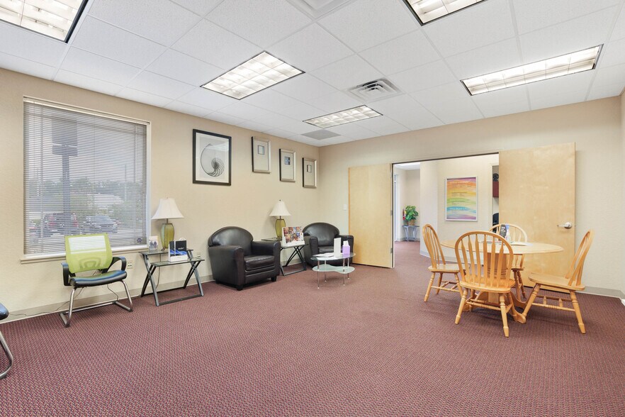 More Photos Of 844 N Stone St, Deland Medical For Sale