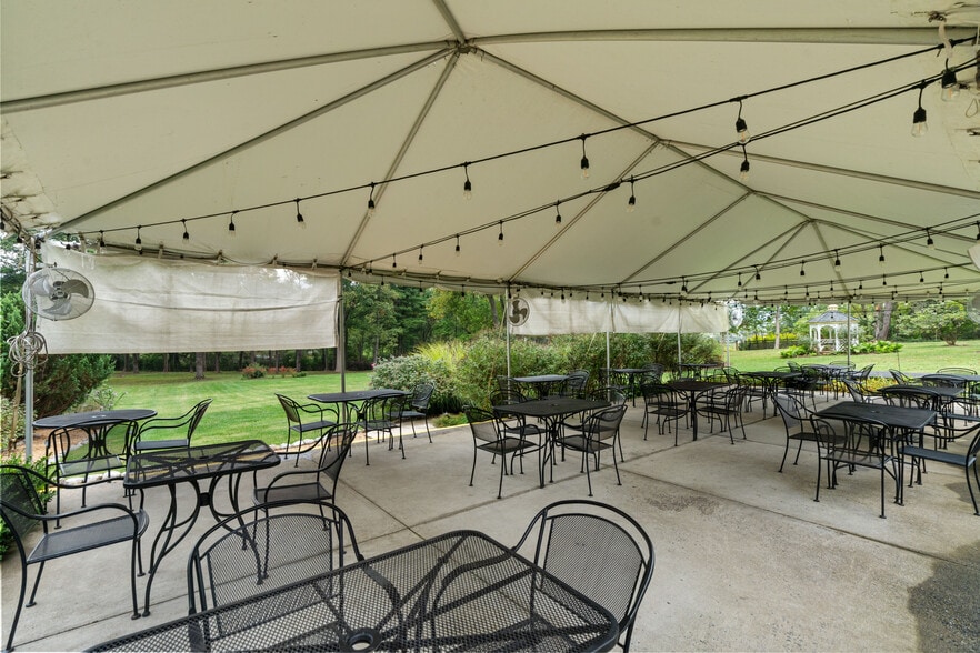 More Photos Of 675 Zachary Taylor Hwy, Flint Hill Hospitality For Sale