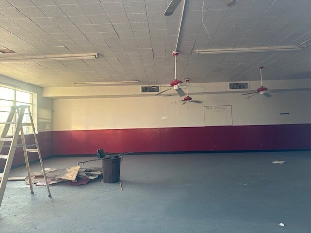 More Photos Of 202 N Kaufman St, Seagoville Storefront For Sale