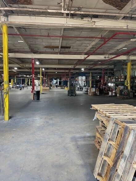 More Photos Of 2215 Union Blvd, Bay Shore Manufacturing For Sale