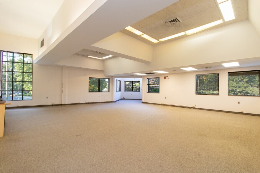 More Photos Of 45 S Main St, Branford Bank For Sale