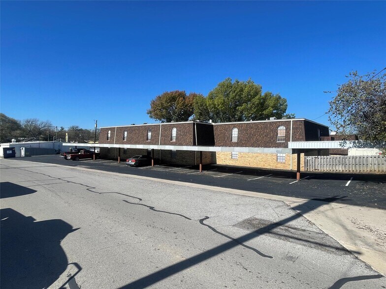 More Photos Of 106 E Josephine St, Weatherford Apartments For Sale