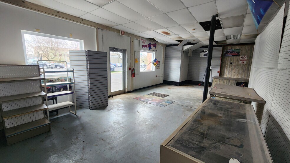 More Photos Of 125 Oneida St, Oneida Storefront Retail Office For Sale