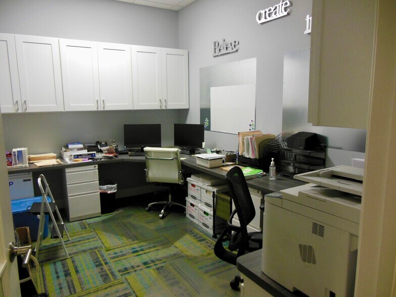More Photos Of 503 E Summit, Crown Point Loft Creative Space For Lease