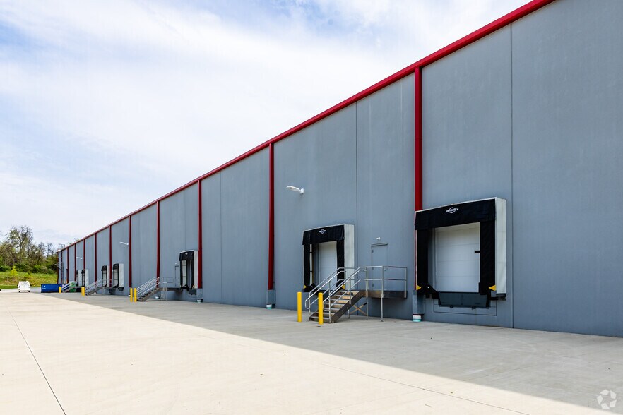 More Photos Of 1211 Clifford Ball Dr, Clinton Manufacturing For Lease