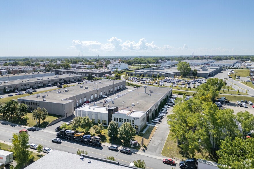 More Photos Of 2702-2722 Rue Lapierre, Montréal Warehouse For Sale