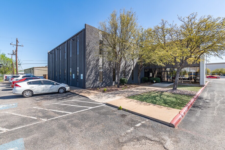 More Photos Of 4925 Davis Blvd, Fort Worth Office For Lease