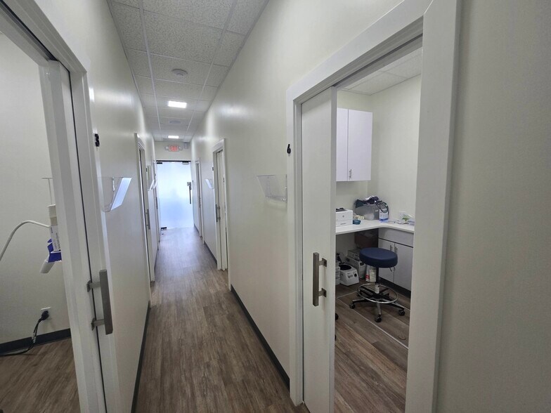 More Photos Of 9530 Queens Blvd, Rego Park Storefront For Sale