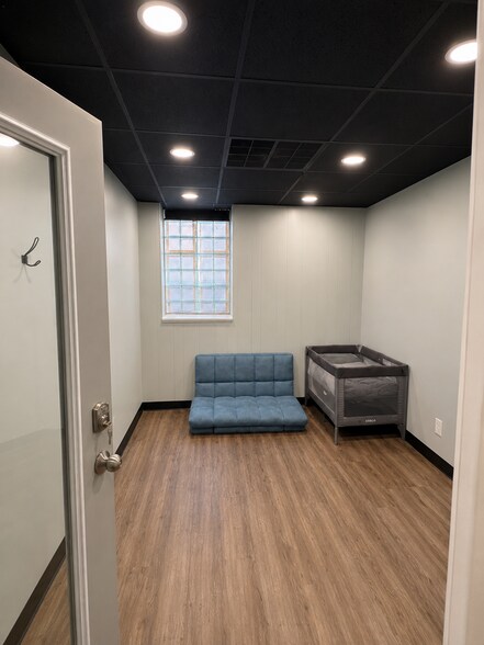 More Photos Of 305 Rue St Francois St, Florissant Office For Sale
