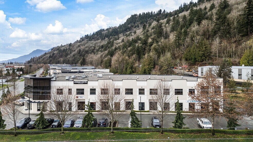 More Photos Of 43995 Progress Way, Chilliwack Light Distribution For Lease