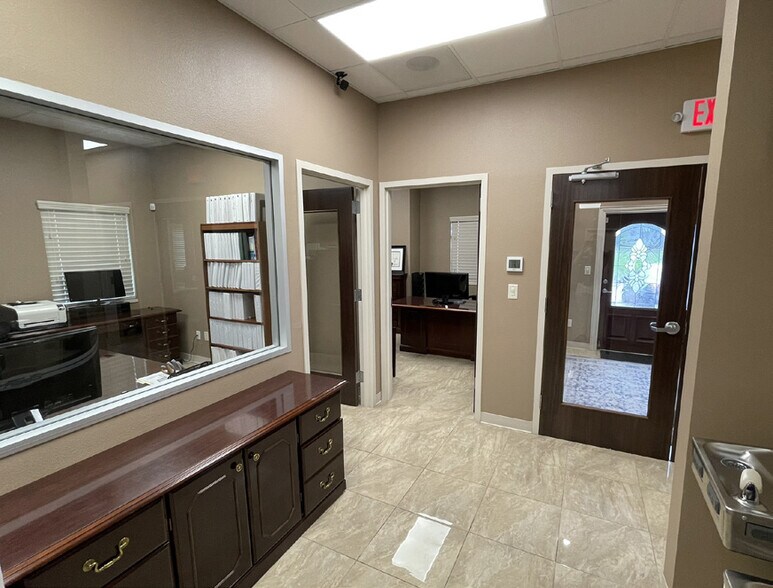 More Photos Of 12234 Shadow Creek Pky, Pearland Medical For Sale