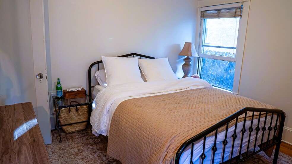 More Photos Of 219 Redondo Ave, Long Beach Apartments For Sale