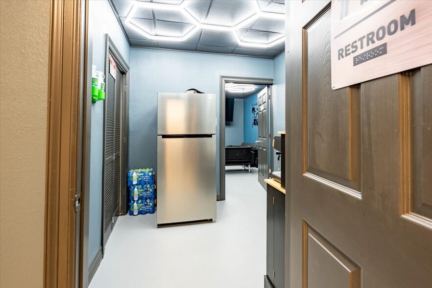 More Photos Of 12969 W Hardy Rd, Houston Warehouse For Sale