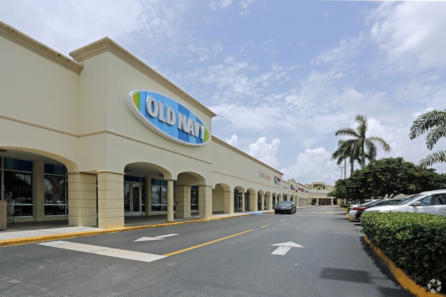 More Photos Of 401-599 W 49th St, Hialeah General Retail For Lease