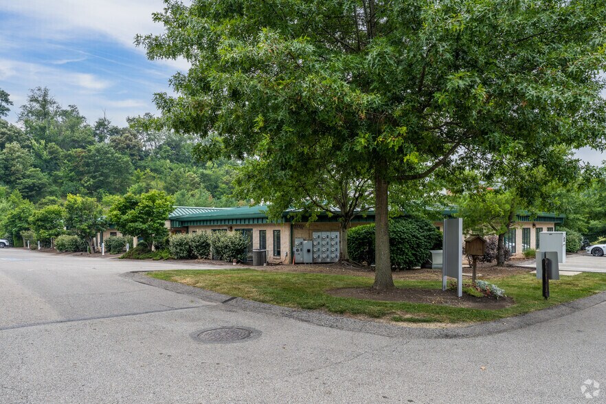 Primary Photo Of 200 Cedar Ridge Dr, Pittsburgh Office For Lease