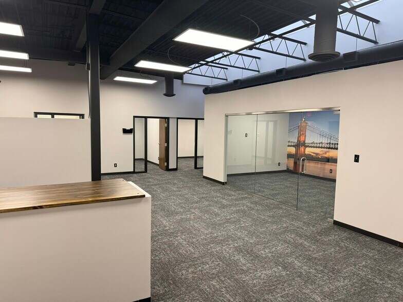 More Photos Of 10078 E Kemper Rd, Montgomery Unknown For Lease