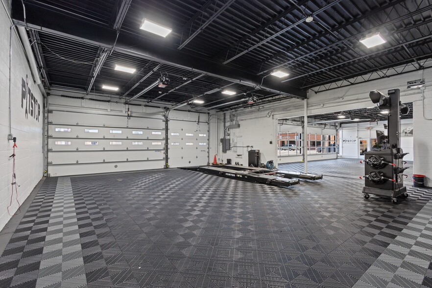 More Photos Of 1290 N Main St, Providence Industrial For Lease