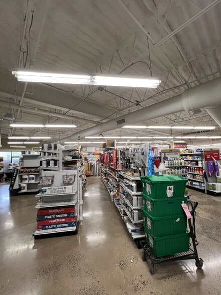 More Photos Of 945 Cromwell Ave, Rocky Hill Storefront For Lease