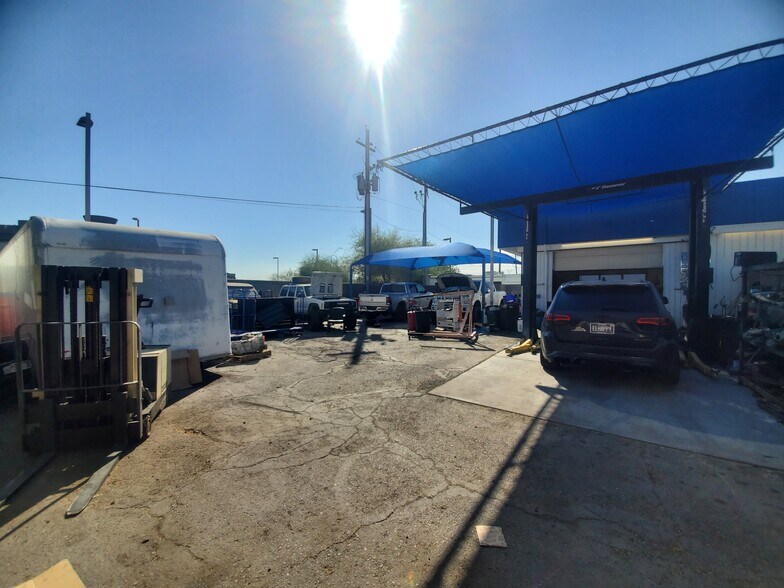 More Photos Of 2550 W Deer Valley Dr, Phoenix Auto Dealership For Sale