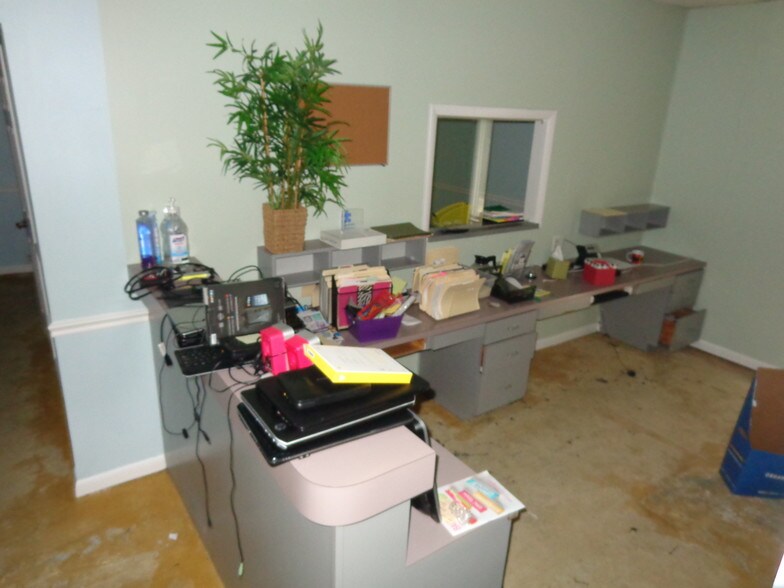 More Photos Of 2301 Park Ave, Orange Park Office For Lease