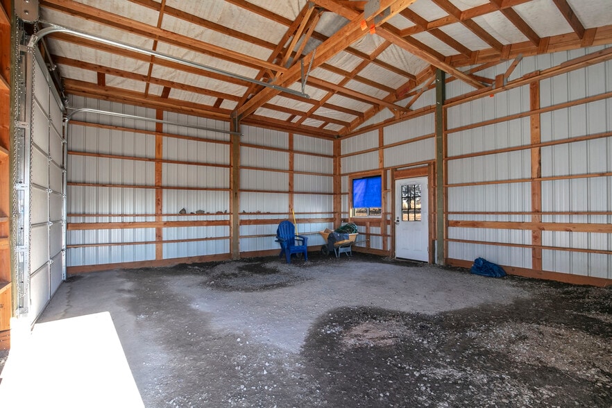 More Photos Of 932 4th ct, Redmond Warehouse For Sale