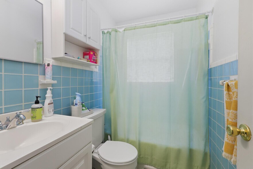 More Photos Of 642 Harwood St, Orlando Apartments For Sale