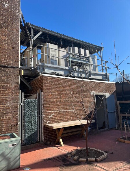 More Photos Of 135-20 Liberty Ave, South Richmond Hill Office For Sale