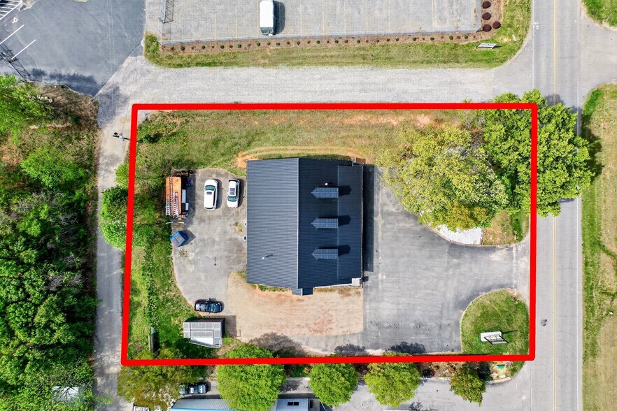 More Photos Of 3440 E Broad St, Statesville Office For Sale