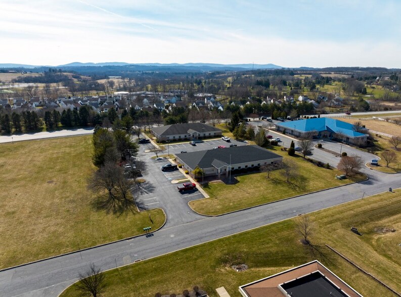 Primary Photo Of 1020-1022 James Dr, Leesport Medical For Sale