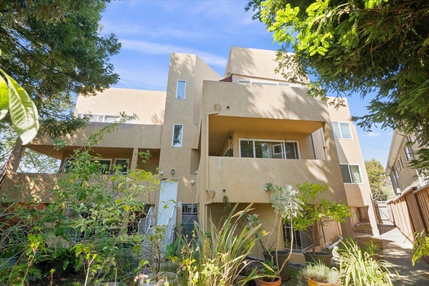 More Photos Of 1626 Francisco St, Berkeley Apartments For Sale