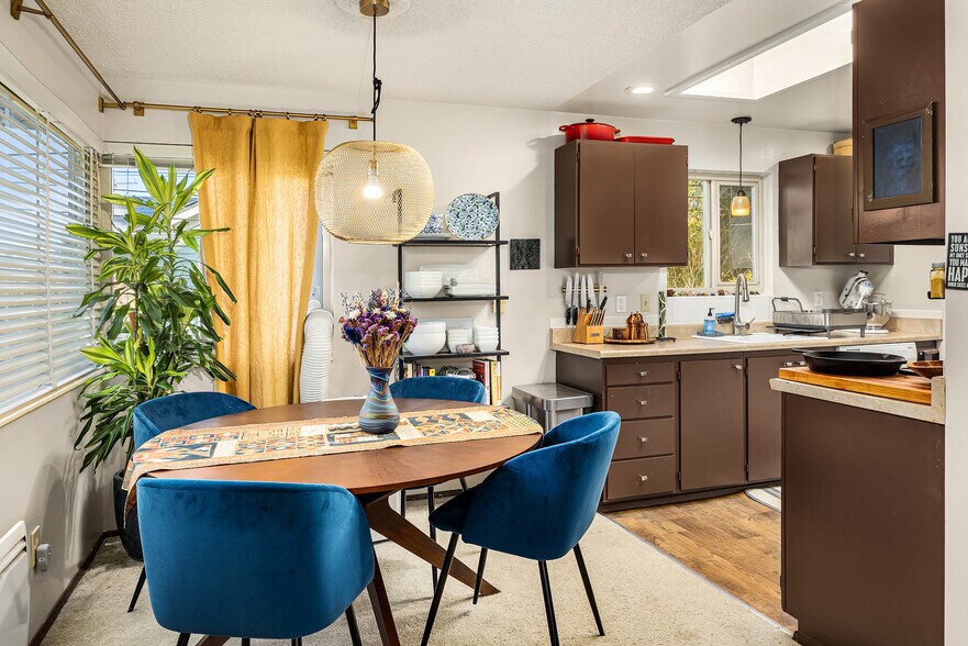 More Photos Of 5506 7th Ave NW, Seattle Apartments For Sale