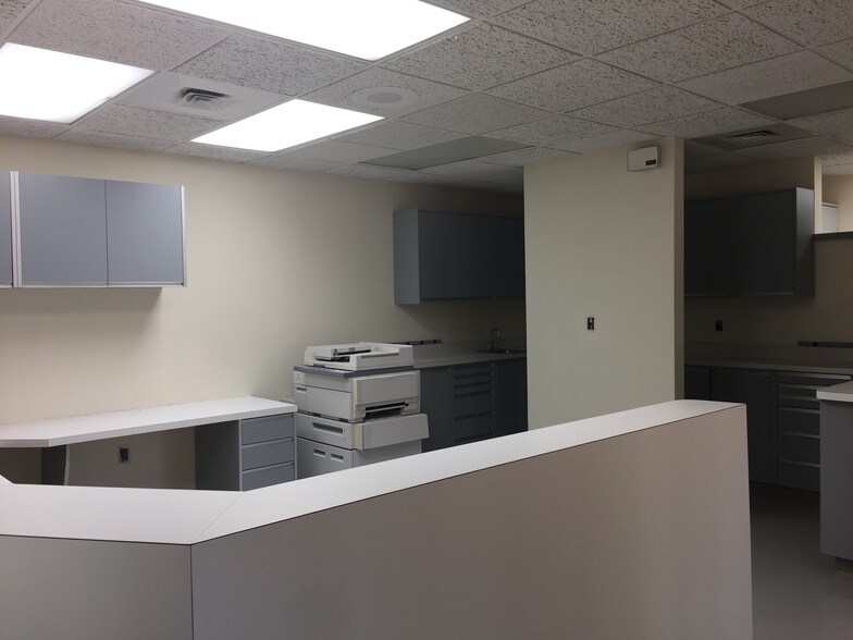 More Photos Of 65 Mountain Blvd, Warren Medical For Sale