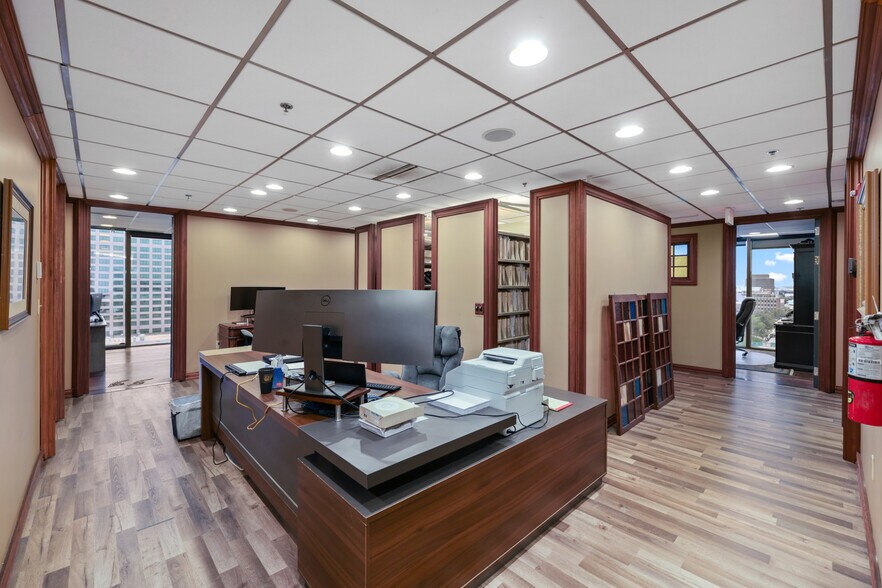 More Photos Of 233 E Bay St, Jacksonville Office For Sale