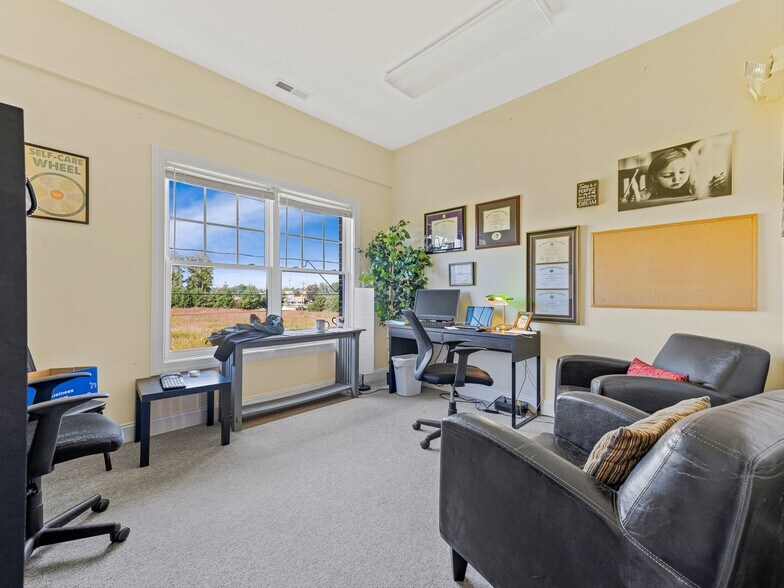 More Photos Of 120 Chadwick Square Ct, Hendersonville Medical For Sale