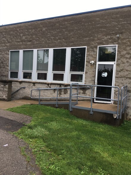 More Photos Of 1728-1730 Route 30, Clinton Warehouse For Lease