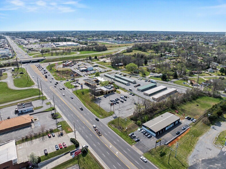 More Photos Of 1826 Fort Campbell Blvd, Clarksville General Retail For Lease