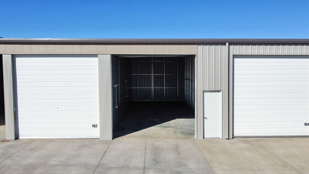 More Photos Of 3645 Andy Devine Ave, Kingman Specialty For Sale