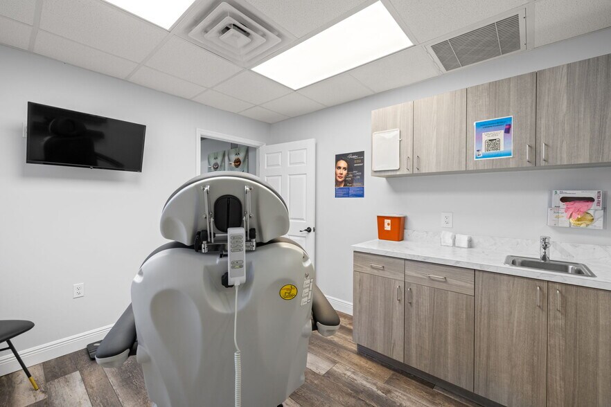 More Photos Of 815 S Howard Ave, Tampa Medical For Sale