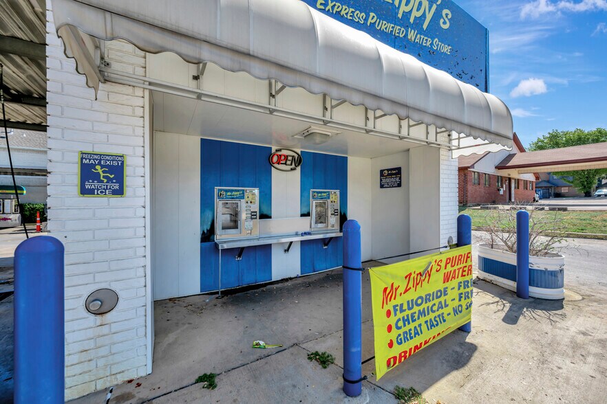 More Photos Of 504 N Euless Main St, Euless Carwash For Sale