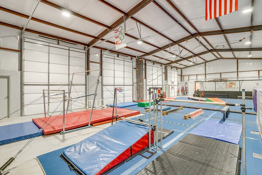 More Photos Of 14151 FM 730 N, Azle Warehouse For Sale