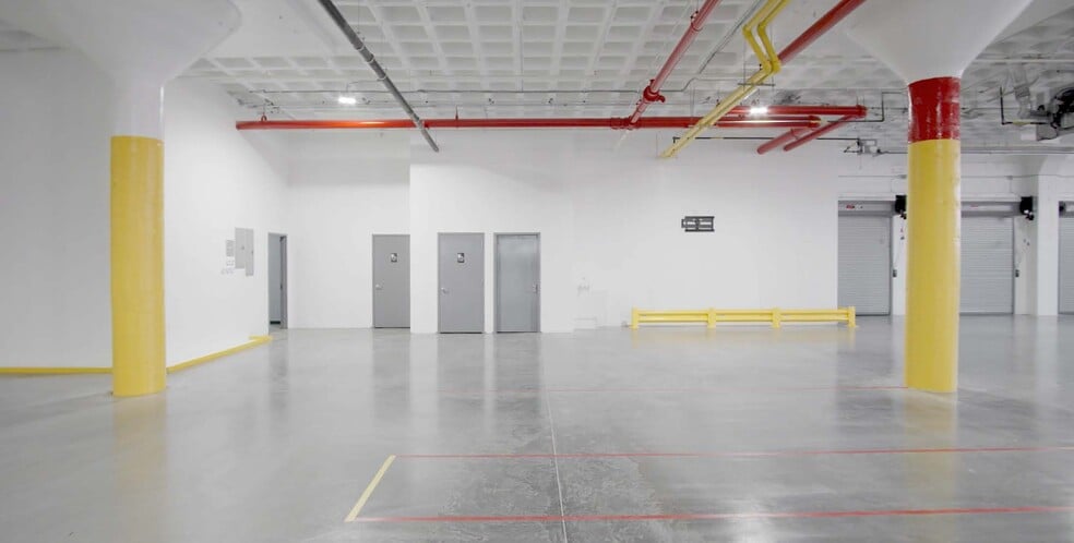 More Photos Of 9 Rewe St, Brooklyn Distribution For Lease