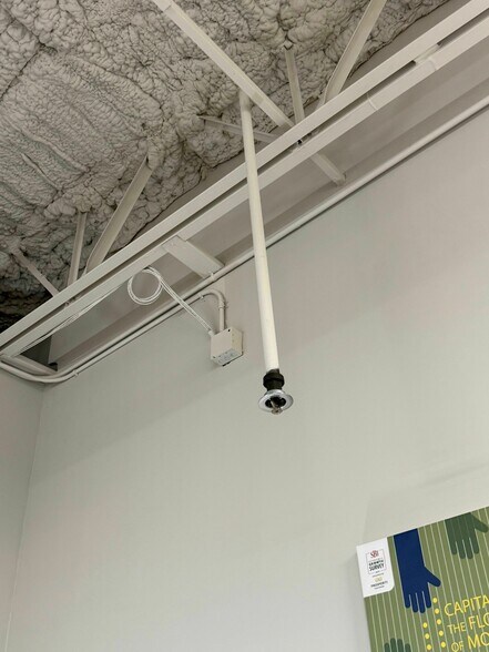 More Photos Of 2101 W Chesterfield Blvd, Springfield Office For Sale