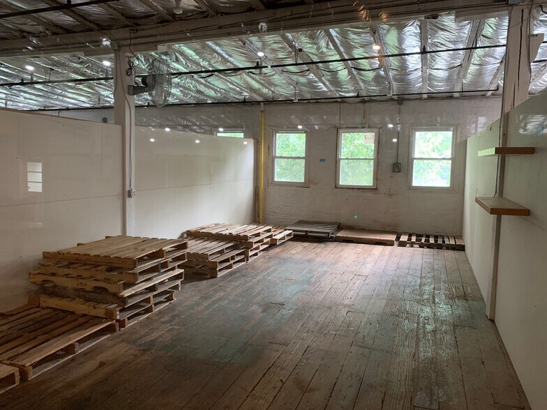 More Photos Of 24 Johnes St, Newburgh Light Manufacturing For Lease