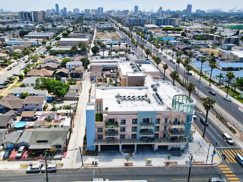 More Photos Of 1598 Long Beach Blvd, Long Beach Storefront Retail Office For Sale