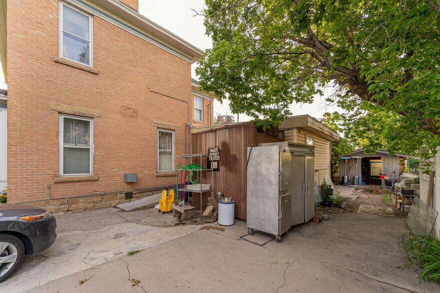 More Photos Of 189 S Vernal Ave, Vernal General Retail For Sale