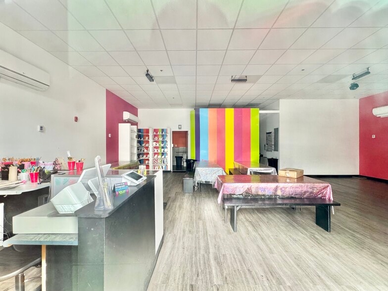 More Photos Of 251-73 Jericho Tpke, Bellerose Office For Sale